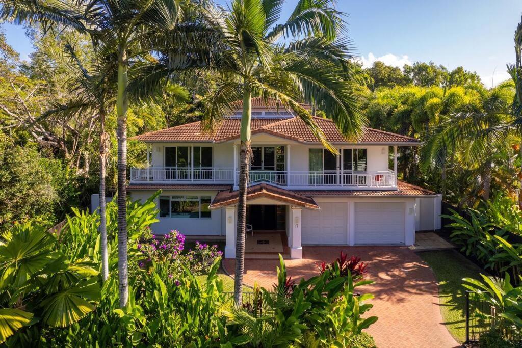 17 Solander Blvd - Beachside Home Sleeps 14 Guests Port Douglas Dış mekan fotoğraf