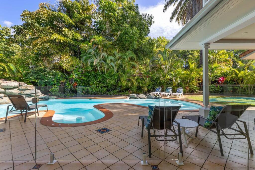 17 Solander Blvd - Beachside Home Sleeps 14 Guests Port Douglas Dış mekan fotoğraf