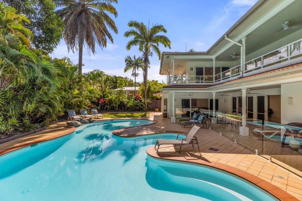 17 Solander Blvd - Beachside Home Sleeps 14 Guests Port Douglas Dış mekan fotoğraf